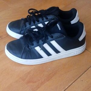 Adidas Soft round toe sneakers. Size 6